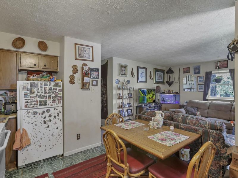 1827 E Lakeview Avenue, Columbus, OH 43224 Photo 13