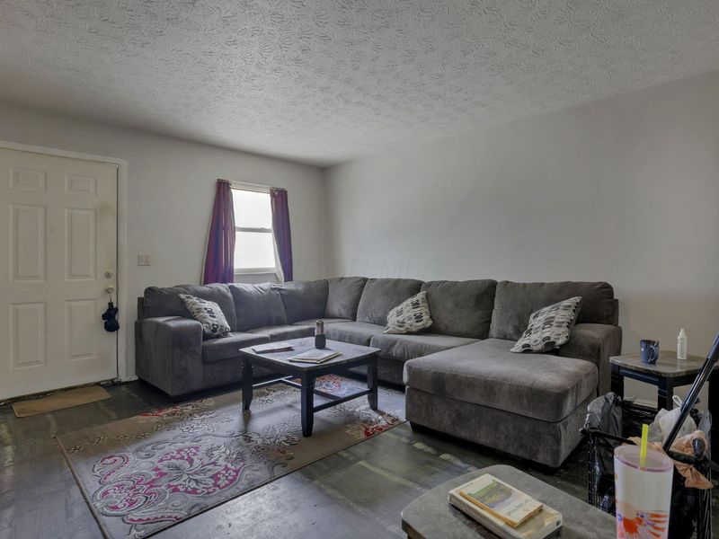 1827 E Lakeview Avenue, Columbus, OH 43224 Photo 23