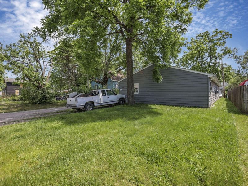 1827 E Lakeview Avenue, Columbus, OH 43224 Photo 6