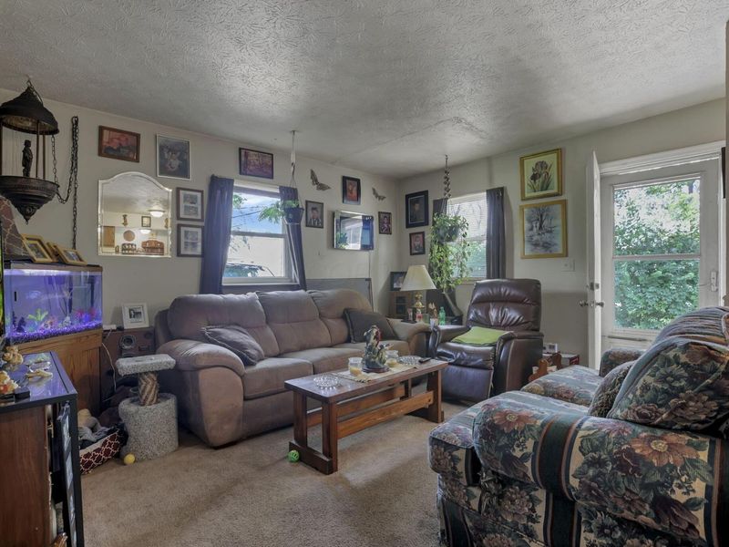 1827 E Lakeview Avenue, Columbus, OH 43224 Photo 9