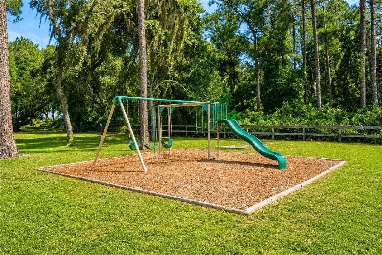 1081 NE 130th Terrace, Silver Springs, FL 34488 Photo
