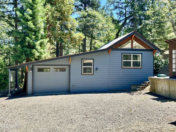 4712 Old Highway 99 S, Ashland, OR 97520