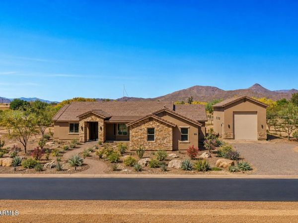 654 E Paint Your Wagon Trail, Phoenix, AZ 85085