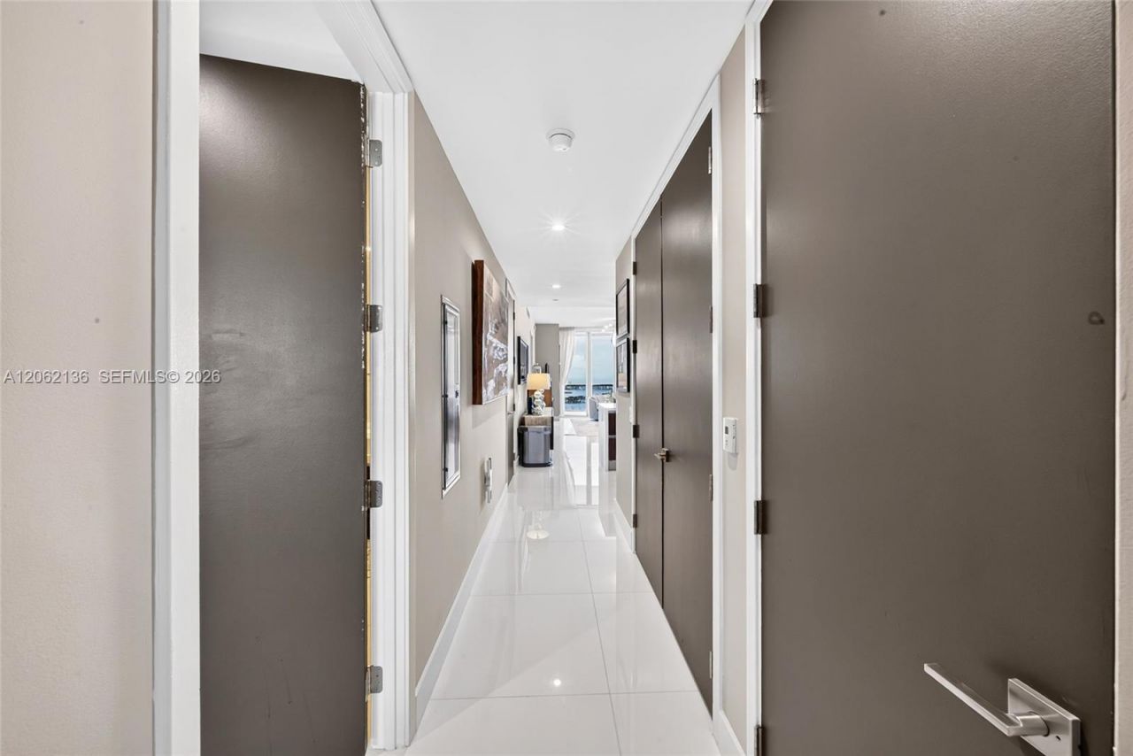 1100 Biscayne Blvd , Unit 5502, Miami, FL 33132 Photo