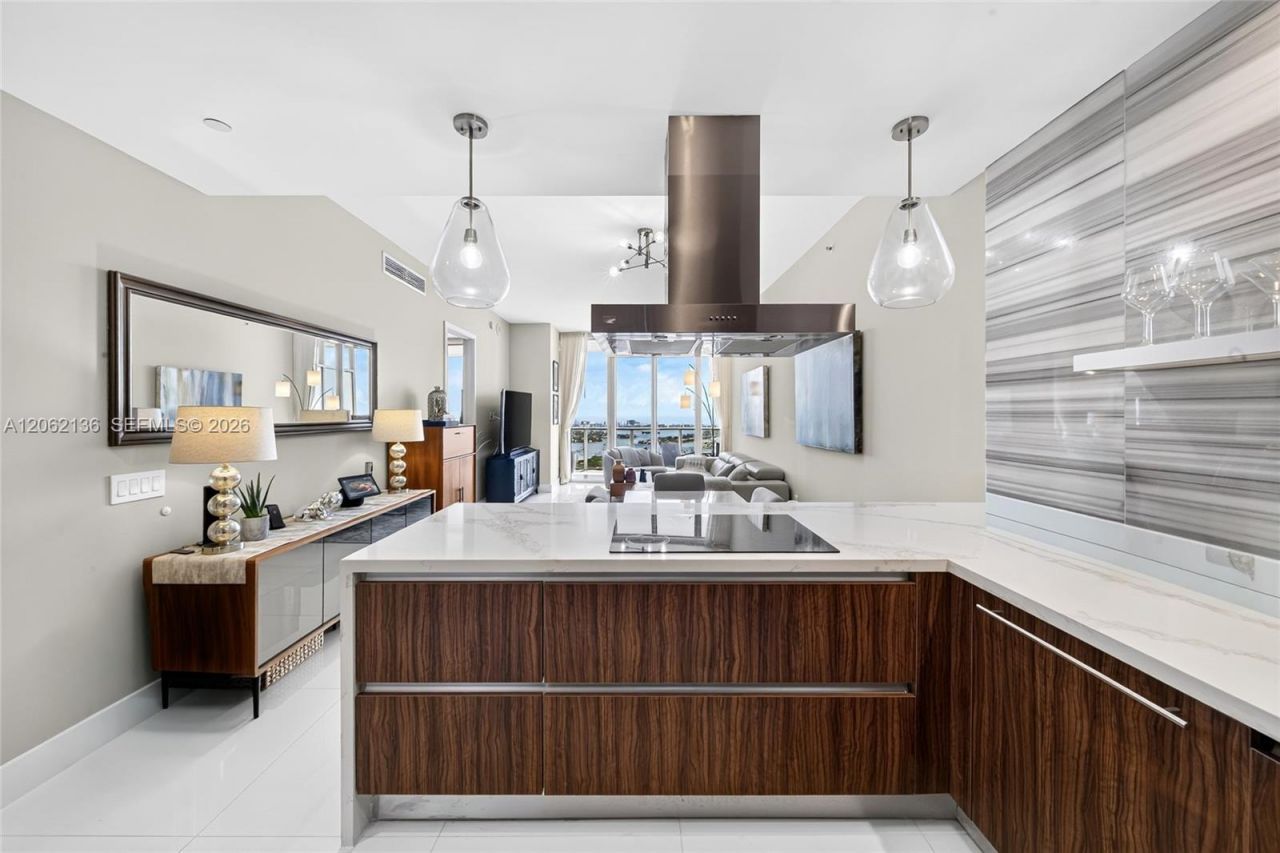 1100 Biscayne Blvd , Unit 5502, Miami, FL 33132 Photo