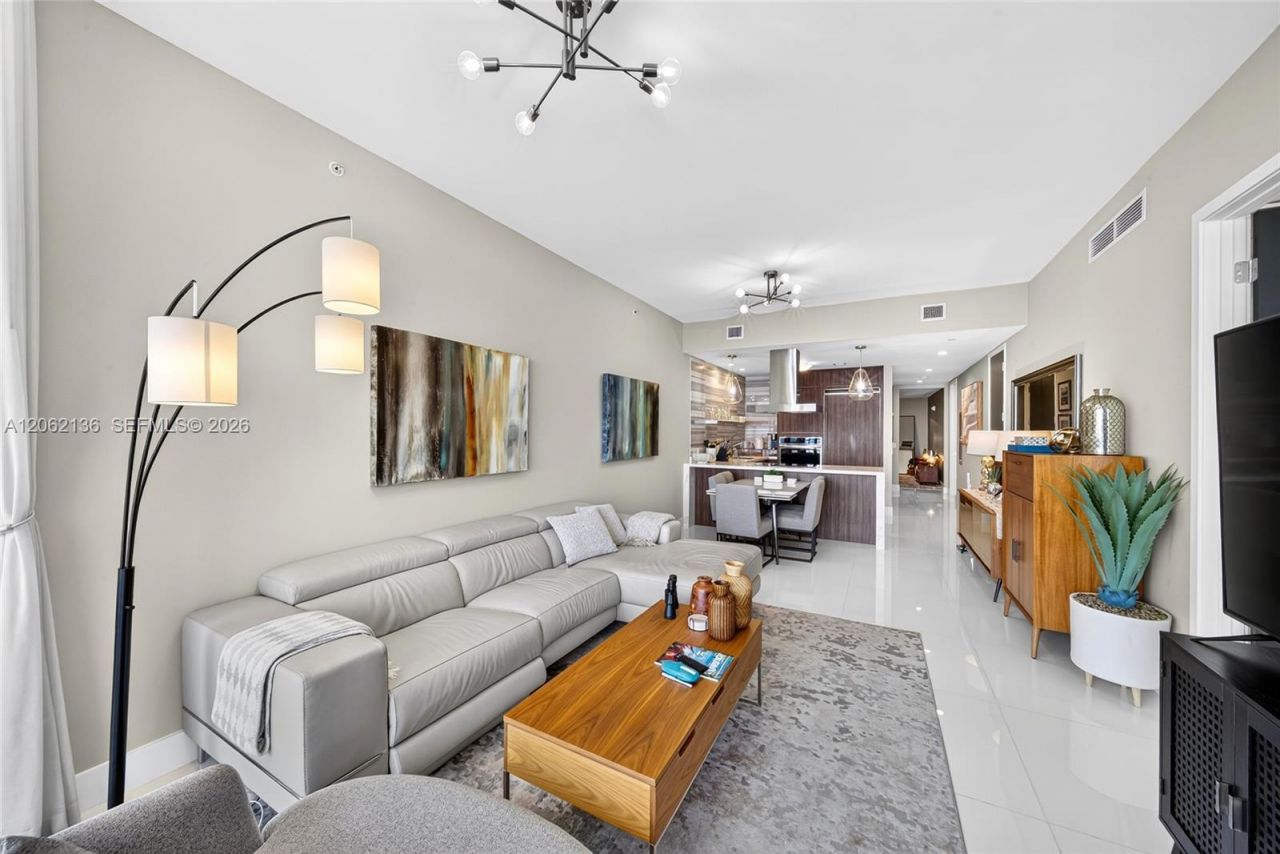 1100 Biscayne Blvd , Unit 5502, Miami, FL 33132 Photo