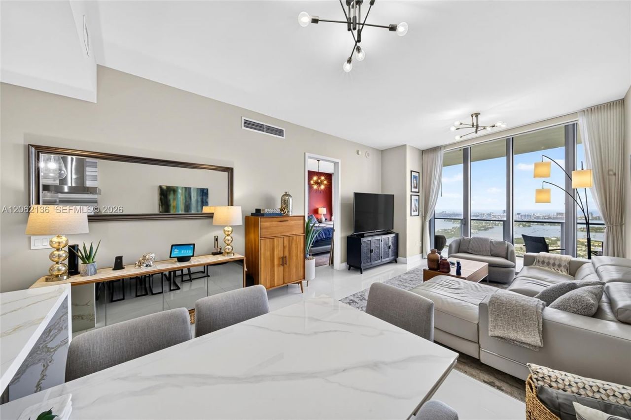 1100 Biscayne Blvd , Unit 5502, Miami, FL 33132 Photo