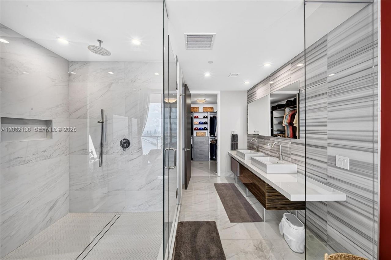 1100 Biscayne Blvd , Unit 5502, Miami, FL 33132 Photo