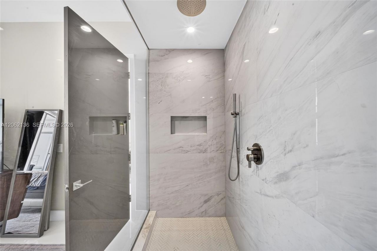 1100 Biscayne Blvd , Unit 5502, Miami, FL 33132 Photo