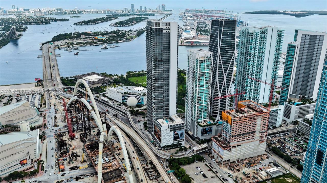 1100 Biscayne Blvd , Unit 5502, Miami, FL 33132 Photo