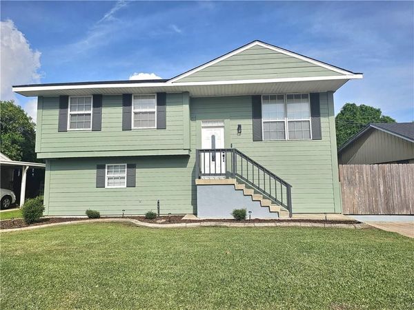 240 JAMIE Boulevard , Avondale, LA 70094