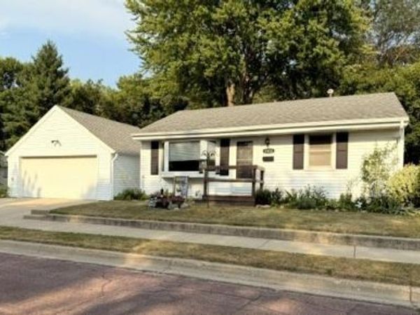 1113 Drake Avenue, Windom, MN 56101