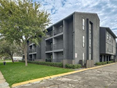 2722 Throckmorton Street, Unit 108, Dallas, TX 75219