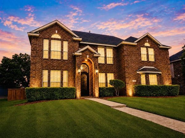 404 Mountain Place, DeSoto, TX 75115