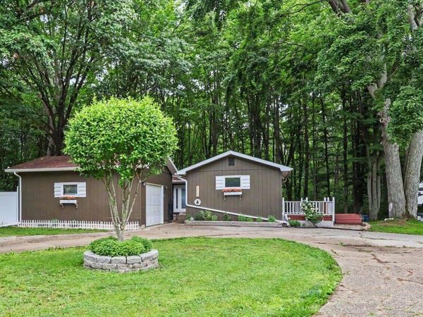 17700 Thornapple Drive, Spring Lake, MI 49456