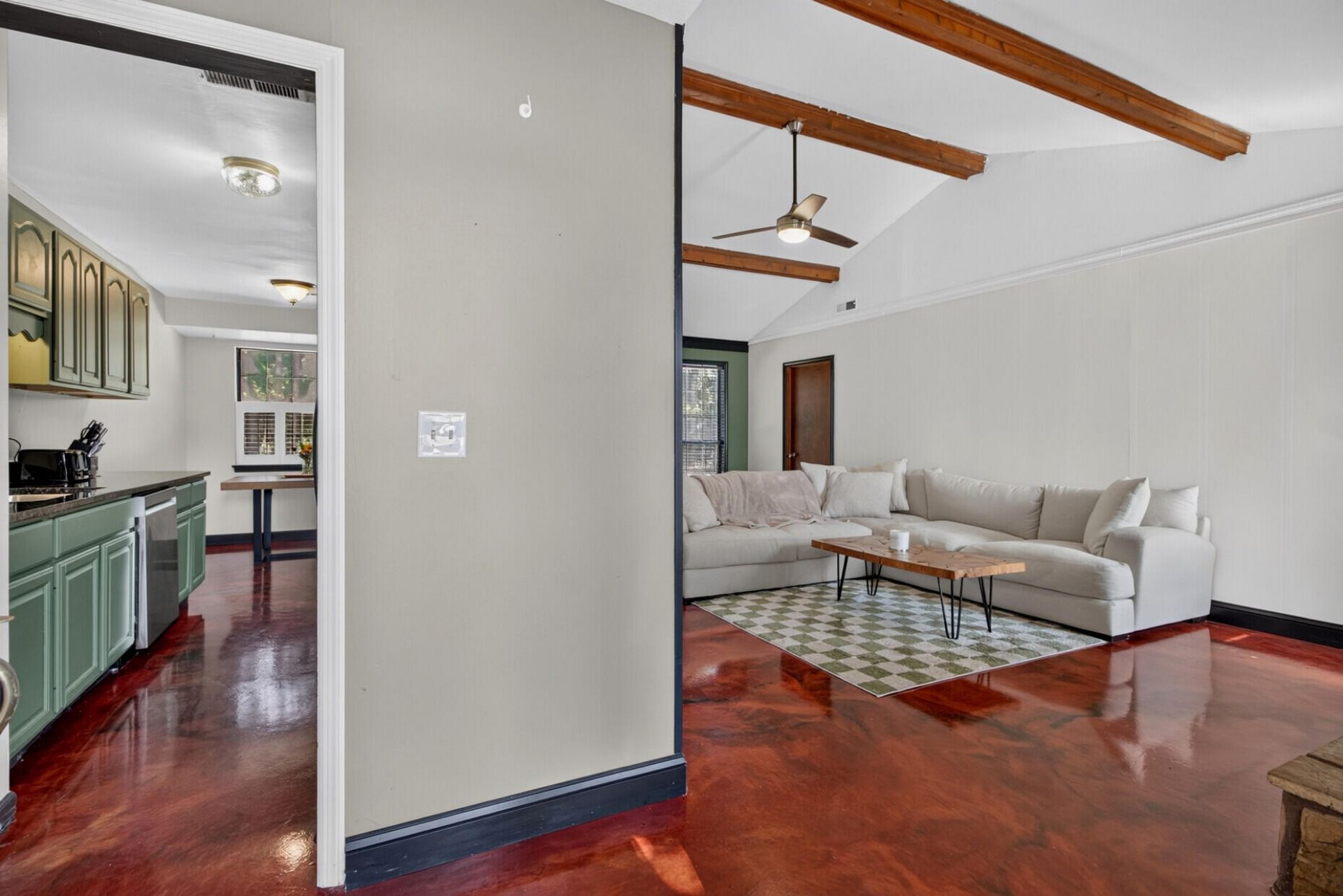 410 Fox Hunt Road Photo 12