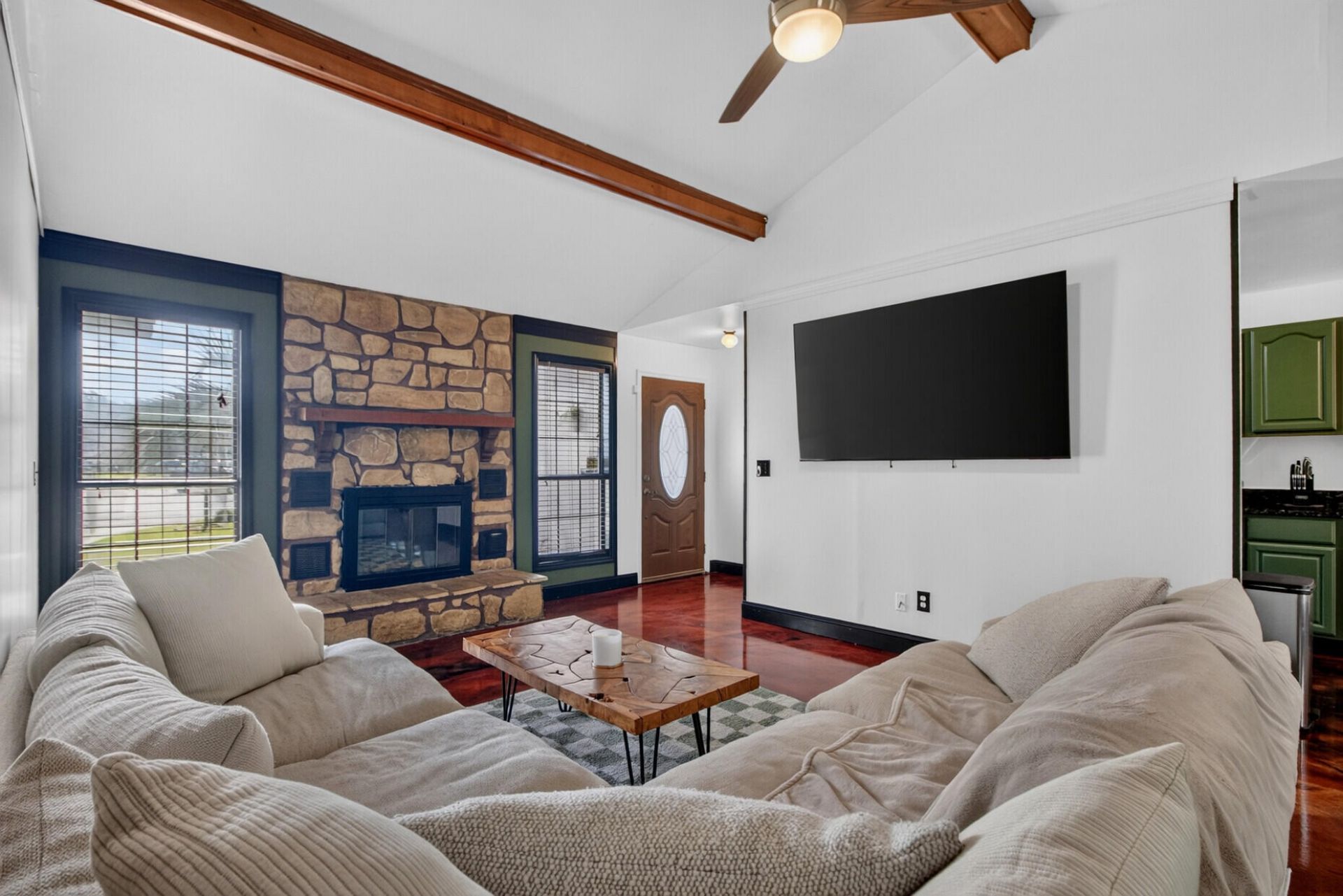 410 Fox Hunt Road Photo 16