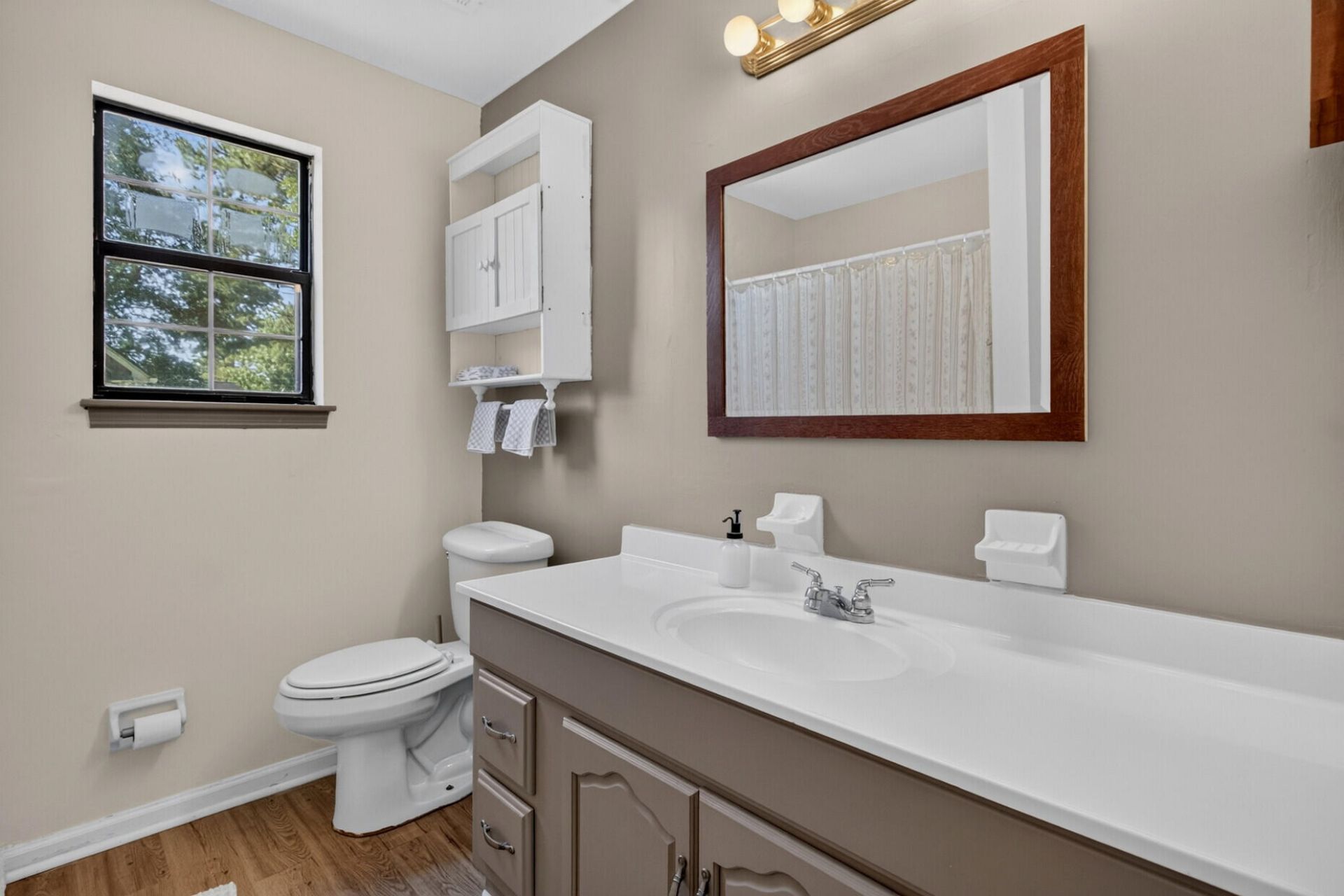 410 Fox Hunt Road Photo 30