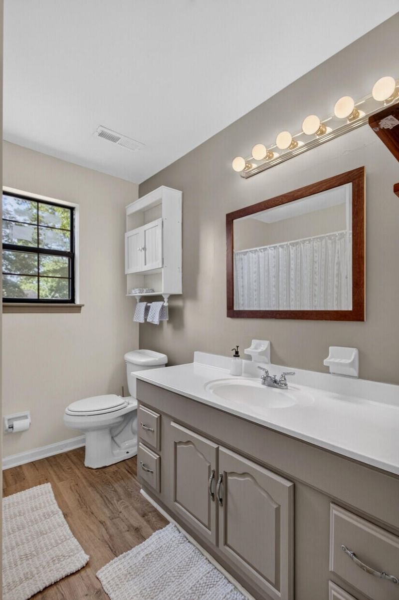 410 Fox Hunt Road Photo 31