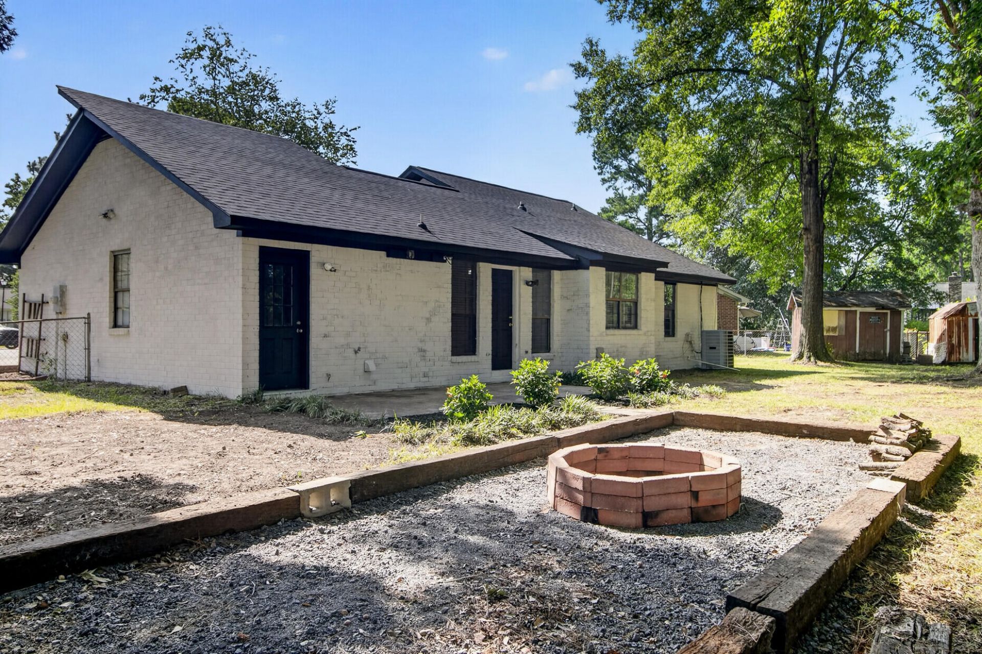410 Fox Hunt Road Photo 9