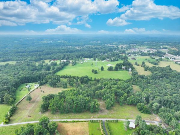 284 Lake Westmoreland Rd, Unit 6, Westmoreland, TN 37186