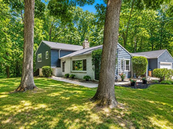 8978 Wendalyn Way, Kalamazoo, MI 49009