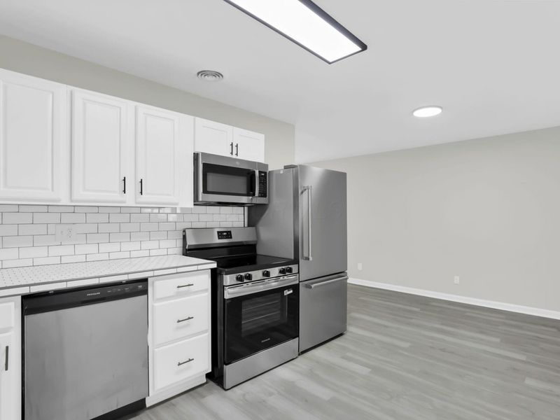 3871 Glenfield Road , Columbus, OH 43232 Photo 16