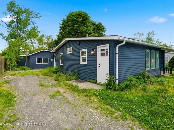 36 Country Club Drive, Mount Marion, NY 12456