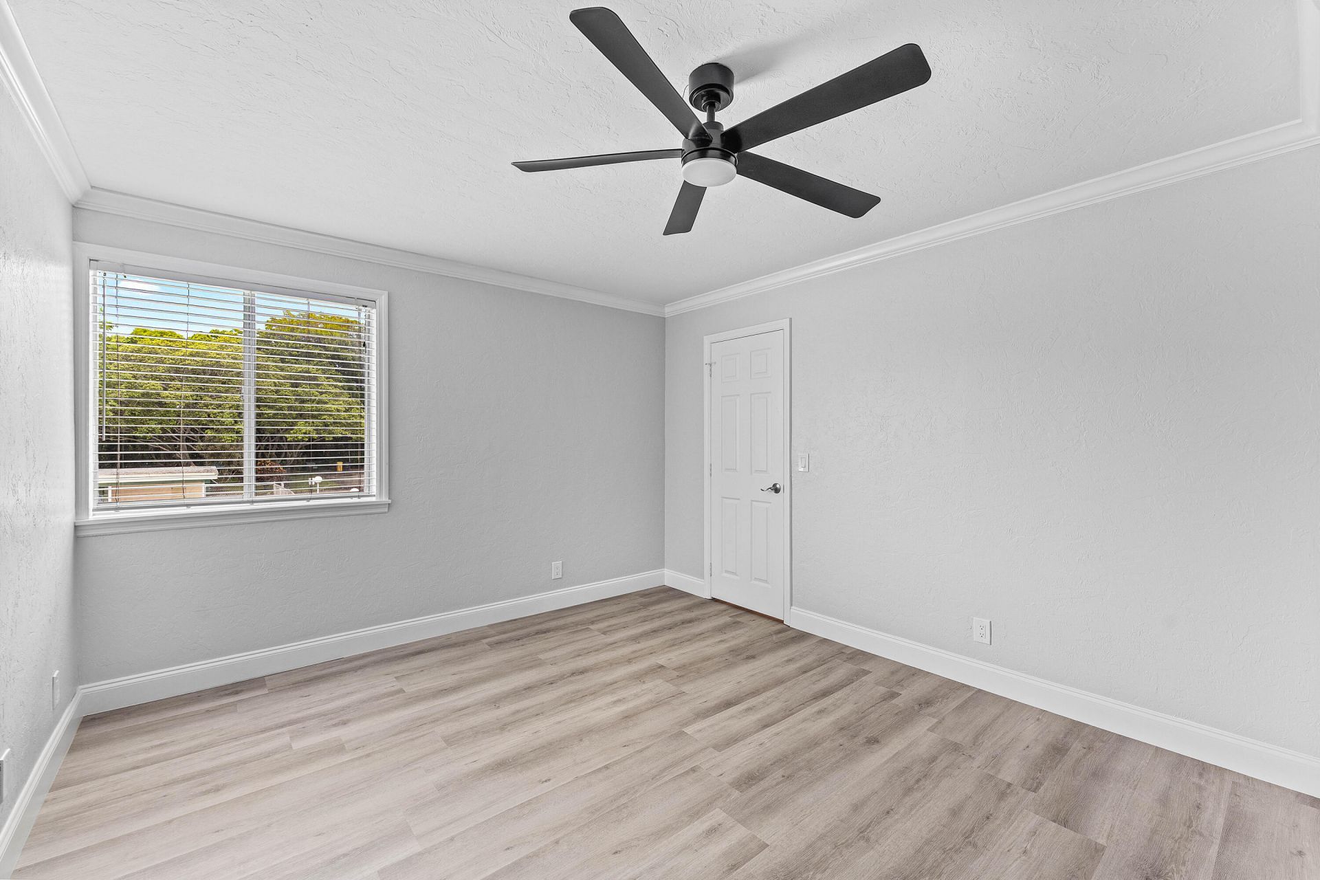 1866 Fairview Villas Drive, Unit 3, Palm Springs, FL 33406 Photo
