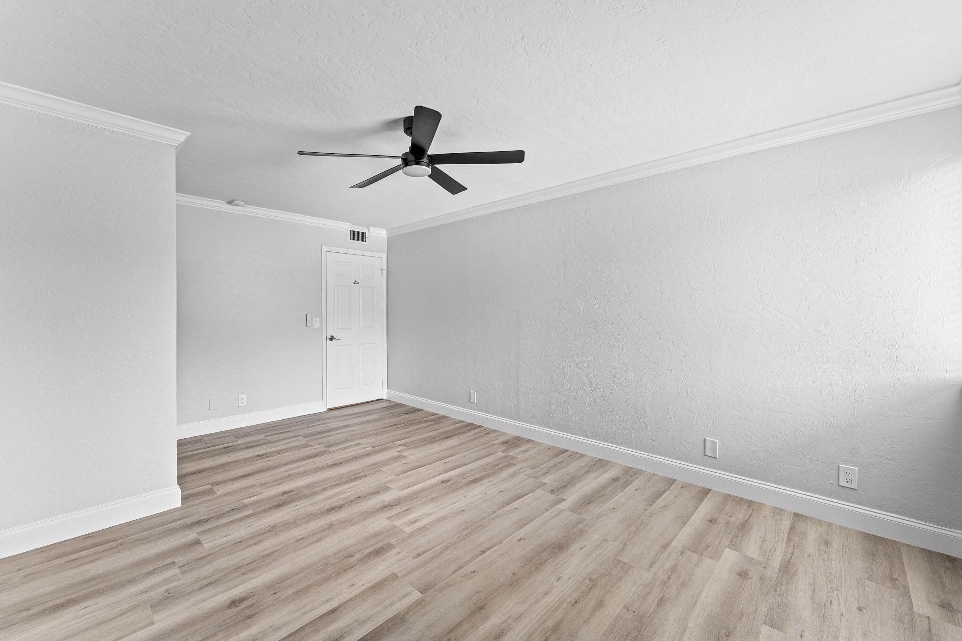 1866 Fairview Villas Drive, Unit 3, Palm Springs, FL 33406 Photo