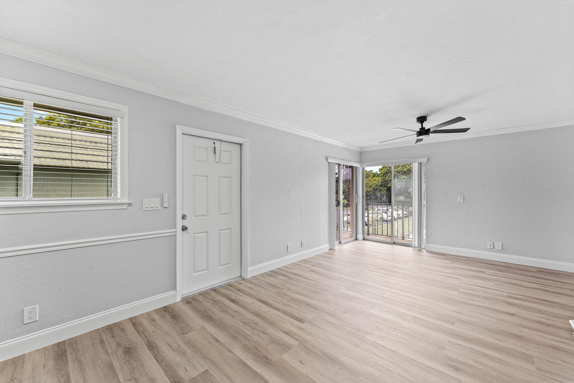 1866 Fairview Villas Drive, Unit 3, Palm Springs, FL 33406 Photo