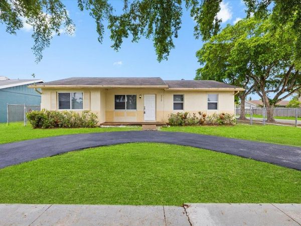 7712 SW 7TH Street, North Lauderdale, FL 33068