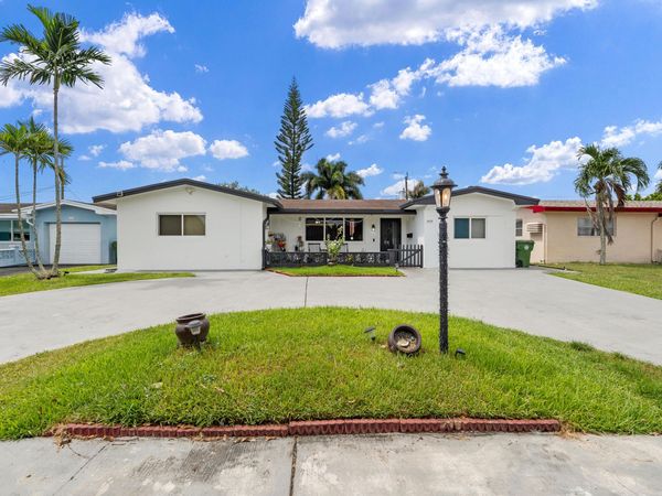 8460 NW 15TH Street, Pembroke Pines, FL 33024