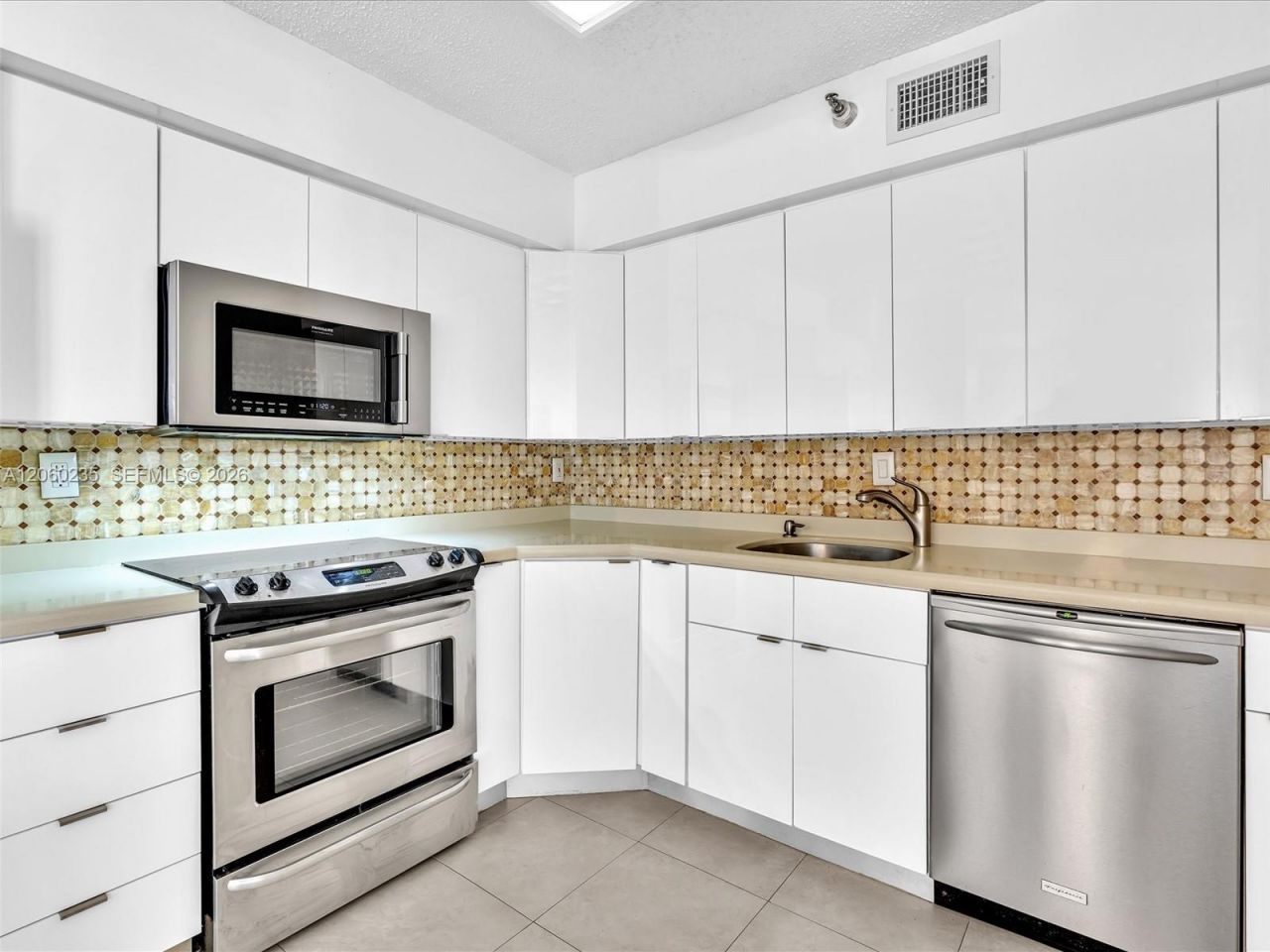 3530 Mystic Pointe Dr , Unit 1004, Aventura, FL 33180 Photo
