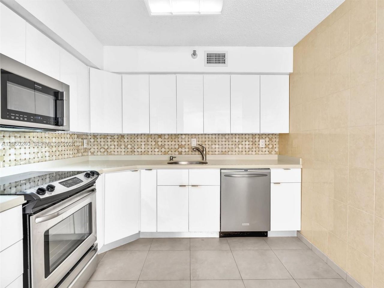 3530 Mystic Pointe Dr, Unit 1004, Aventura, FL 33180 Photo