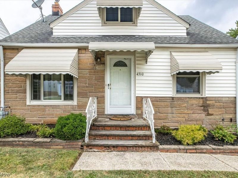 4310 Lincoln Avenue, Parma, OH 44134 Photo 2