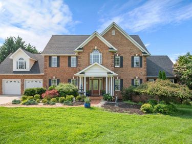 1029 Ivy Point Court, Forest, VA 24551