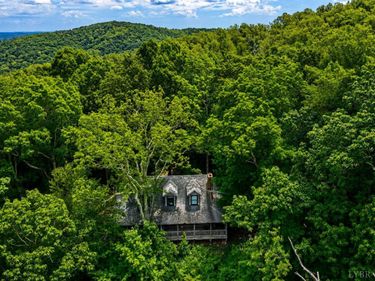 1907 Karnes Rd, Bedford, VA 24523