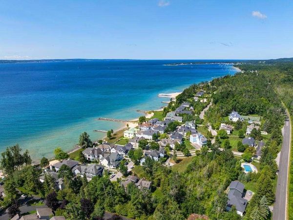 8663 Ramona Park Boulevard, Harbor Springs, MI 49740
