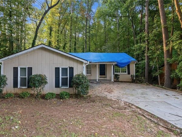 837 Hemingway Road , Stone Mountain, GA 30088