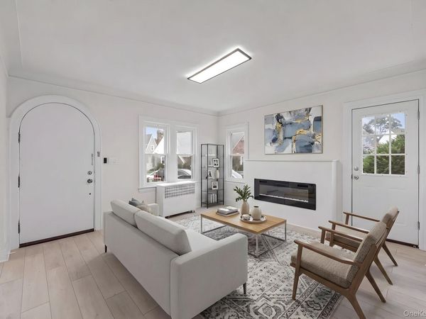 2 Fordham Place , Hempstead, NY 11550