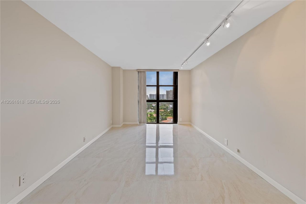 4000 Towerside Ter, Unit 1405, Miami, FL 33138 Photo