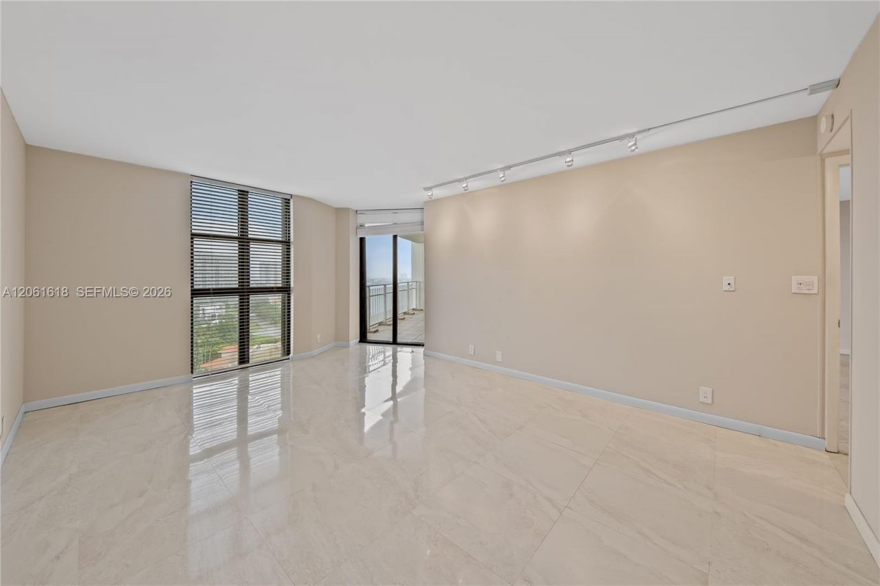 4000 Towerside Ter, Unit 1405, Miami, FL 33138 Photo