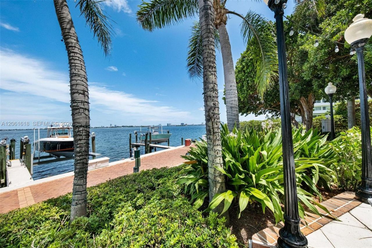 4000 Towerside Ter, Unit 1405, Miami, FL 33138 Photo
