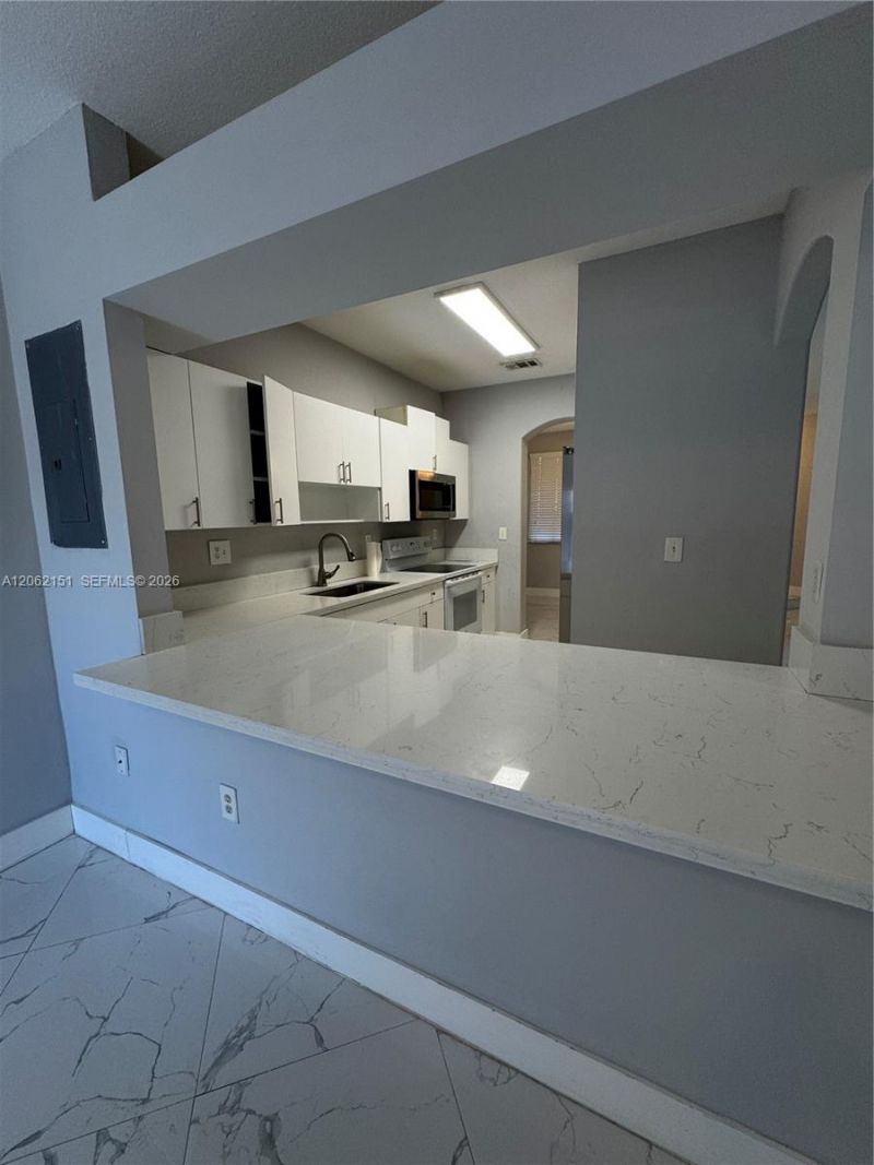 8360 NW 10th St, Unit 9C, Miami, FL 33126 Photo