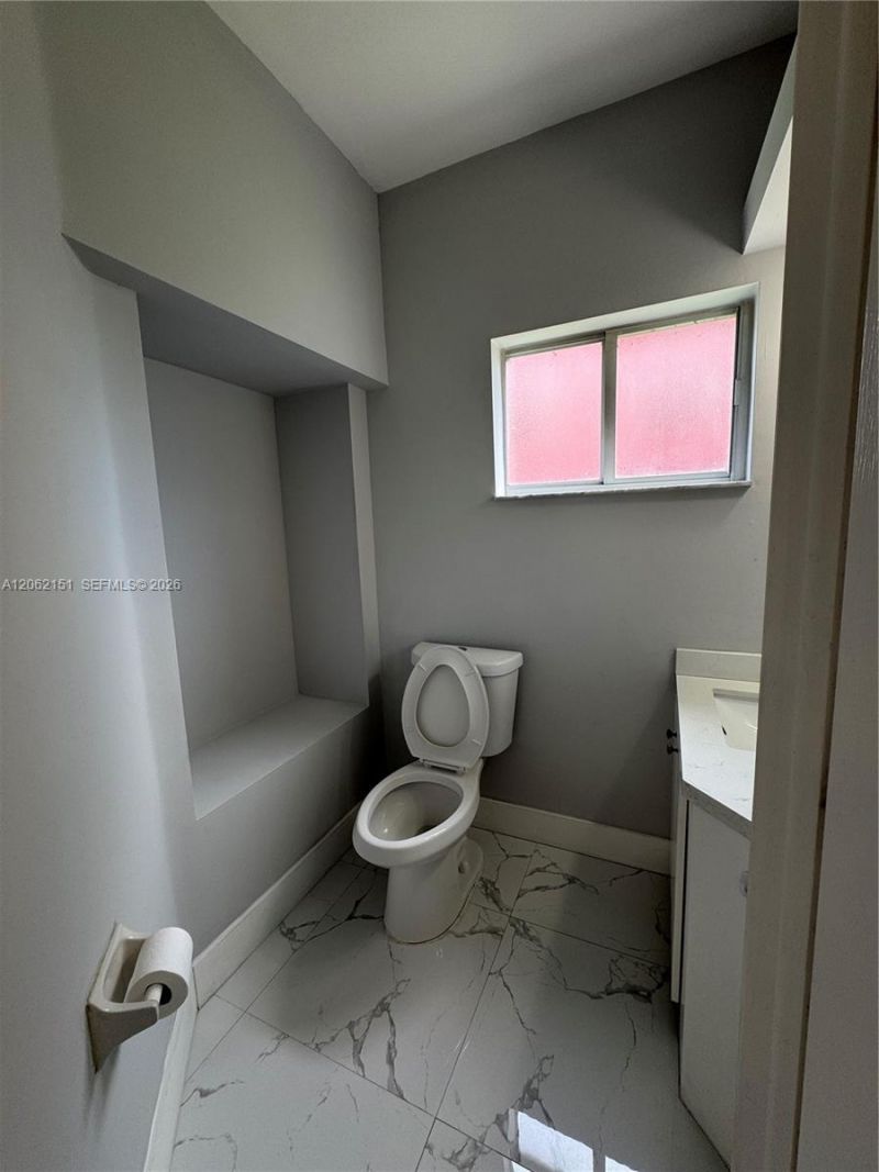8360 NW 10th St, Unit 9C, Miami, FL 33126 Photo