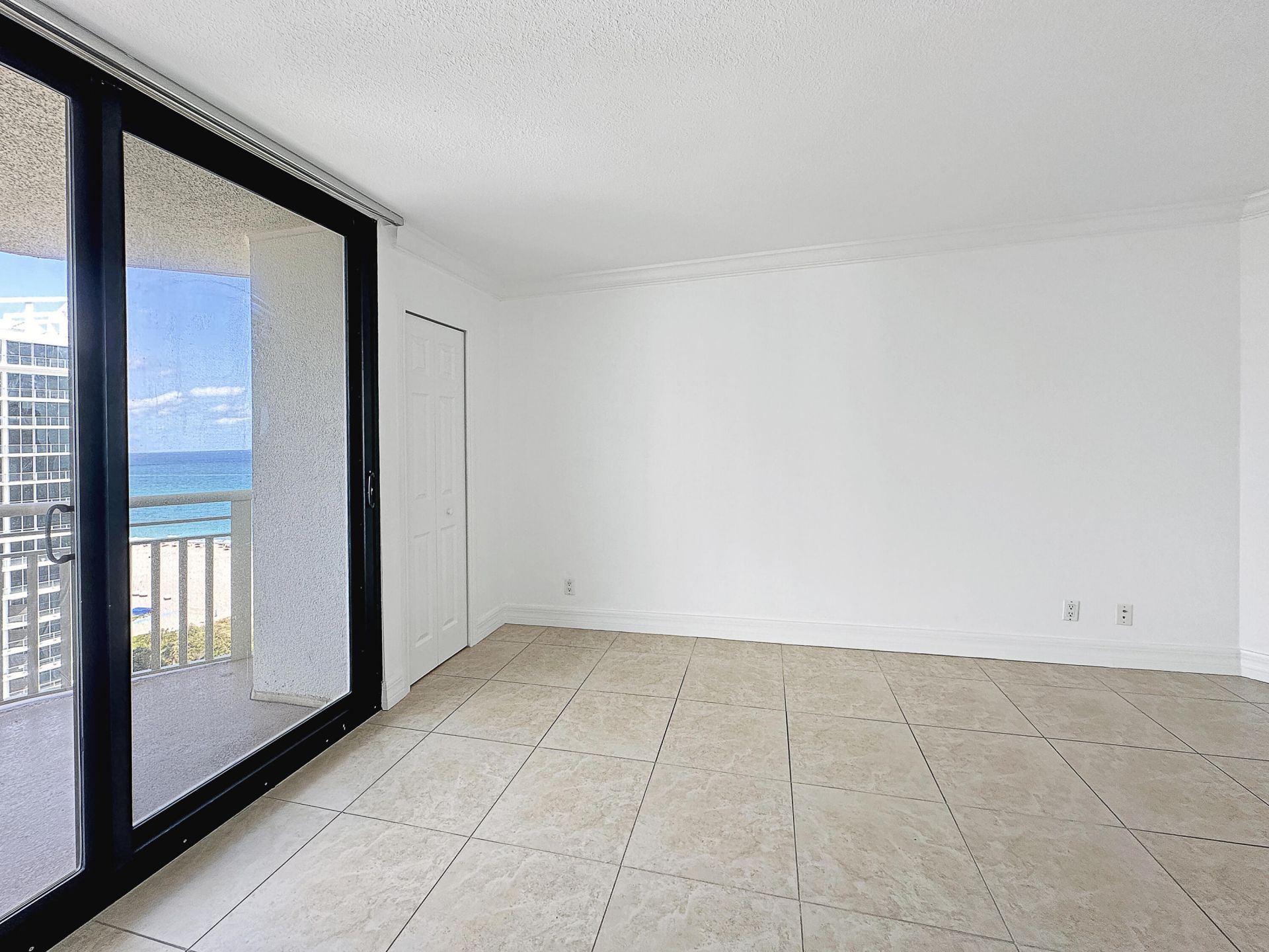 3000 N Ocean Drive, Unit 19-B, Singer Island, FL 33404 Photo
