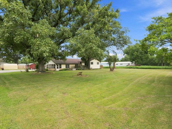 30850 144th Avenue , Long Grove, IA 52756