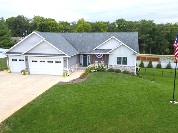 9807 Northridge Circle , Clinton, IL 61727