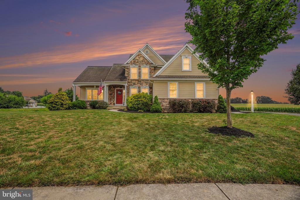 658 MELISSA LANE , MOUNT JOY, PA 17552